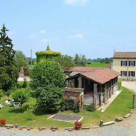Agriturismo Fiamberta Bed & Breakfast แชร์โตซา ดิ ปาเวีย ภายนอก รูปภาพ