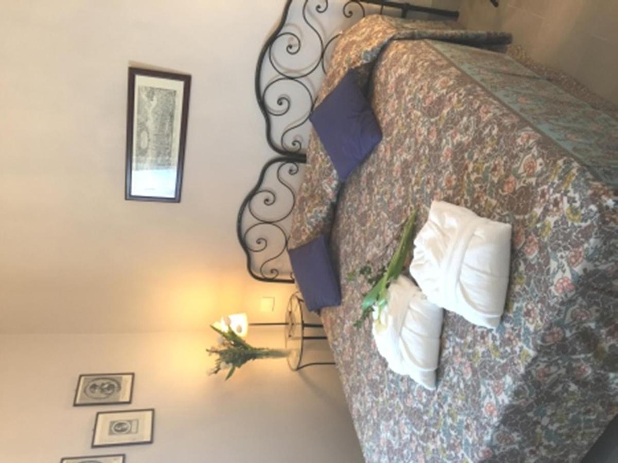 Agriturismo Fiamberta Bed & Breakfast แชร์โตซา ดิ ปาเวีย ภายนอก รูปภาพ