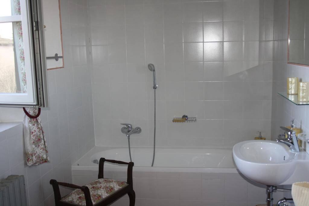 Agriturismo Fiamberta Bed & Breakfast แชร์โตซา ดิ ปาเวีย ห้อง รูปภาพ