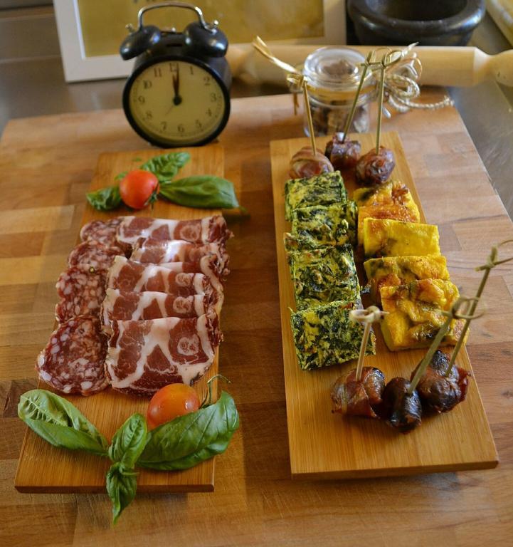 Agriturismo Fiamberta Bed & Breakfast แชร์โตซา ดิ ปาเวีย ภายนอก รูปภาพ